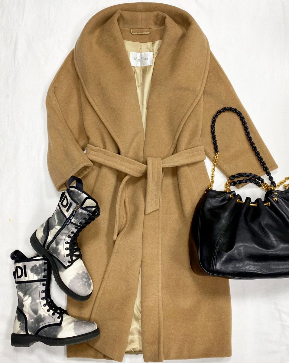 Пальто Max Mara размер 36 цена 62 620 руб Ботинки Fendi размер 39 цена 23 483 руб Сумка Fendi