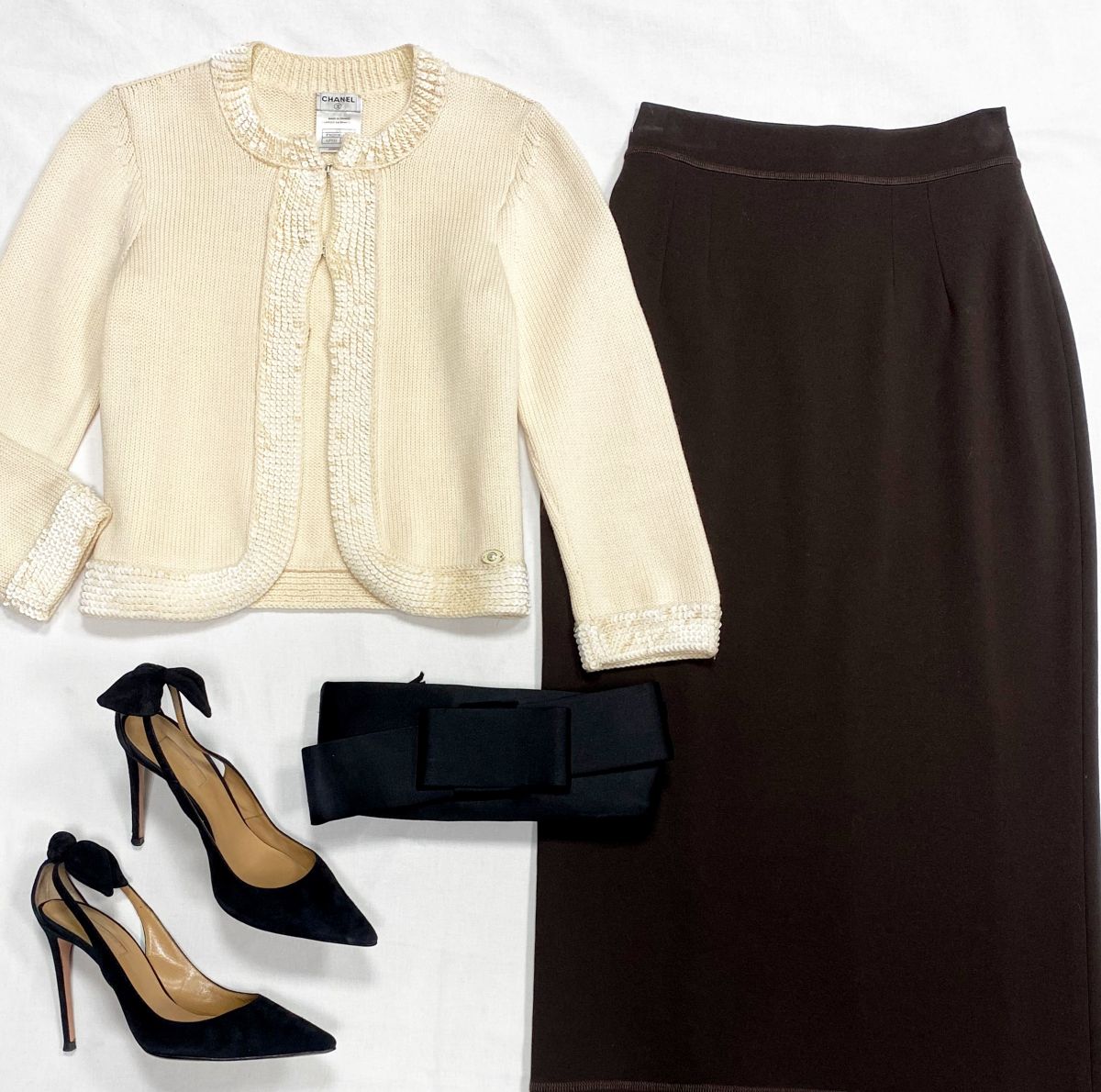 Жакет / пайетки/ Chanel размер 42 цена 18 786 руб
Юбка Dolce Gabbana размер 44 цена 15 655 руб
Туфли Aquazzura размер 38.5 цена 23 483 руб
Клатч Valentino 