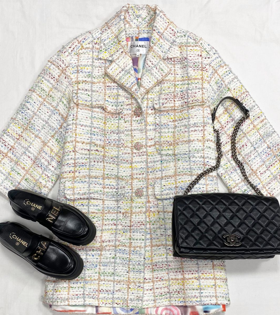 Пальто / твид/ Chanel размер 40 цена 234 825 руб
Лоферы Chanel размер 39 цена 109 585 руб
Сумка Chanel