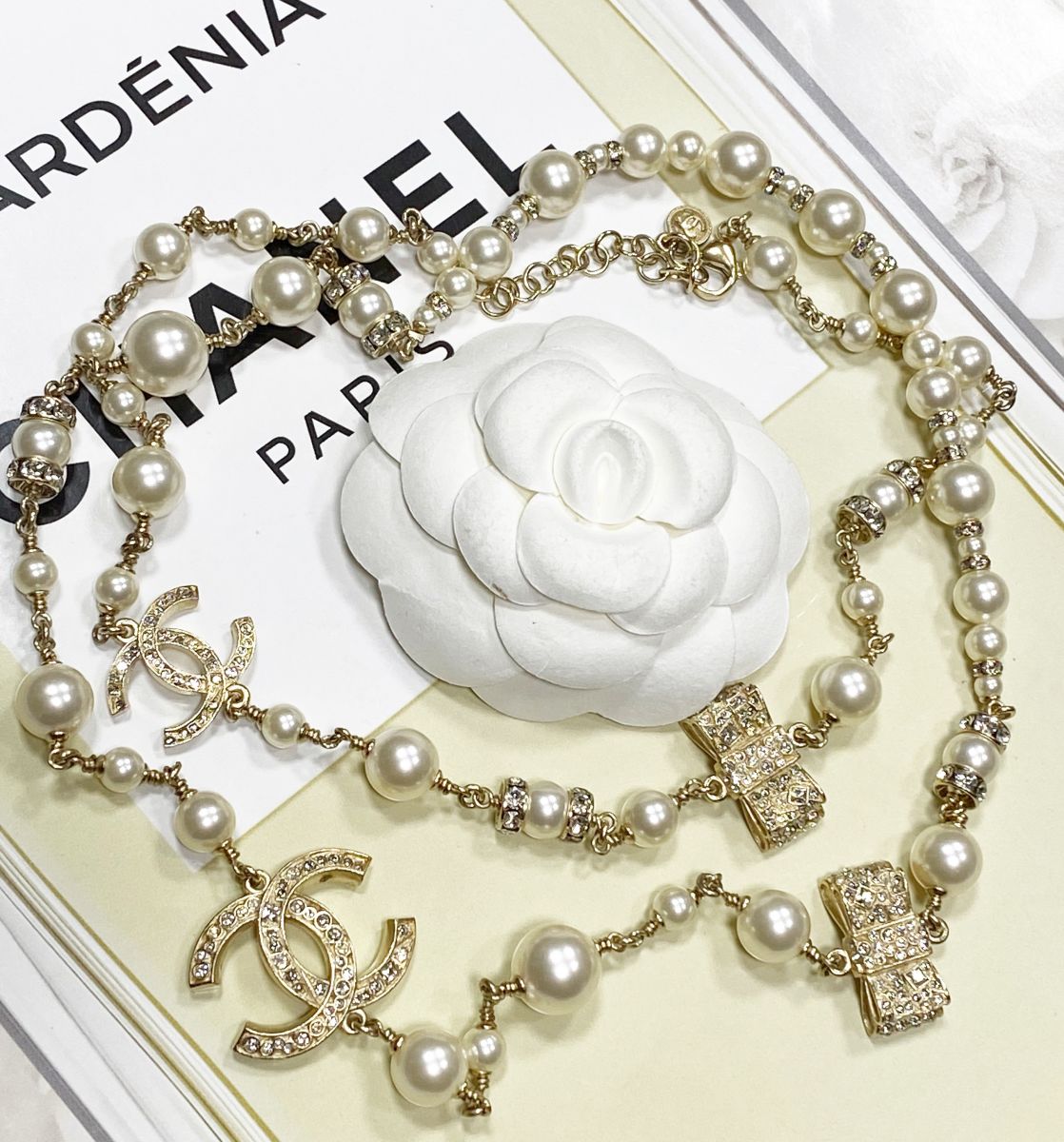 Бусы /камни/Chanel  цена 78 275 руб
