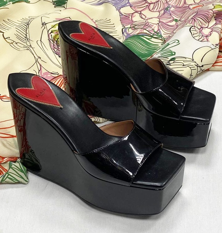 Босоножки Alaïa размер 38 цена 31 310 руб