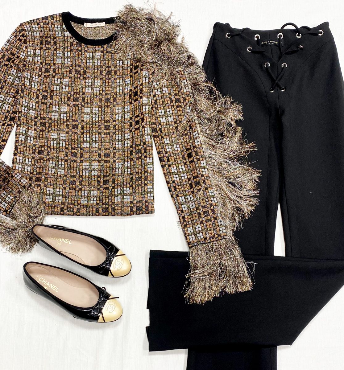 Кофта / люрекс/ Christopher Kane размер XS цена 7 828 руб
Брюки Sorelle размер XS цена 6 262 руб
Балетки Chanel размер 38 цена 21 917 руб