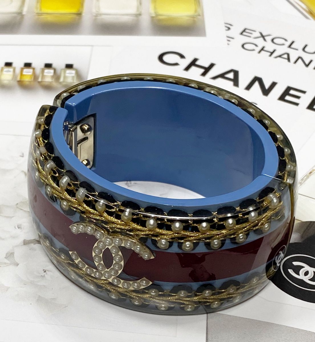 Браслет Chanel цена 93 930 руб
