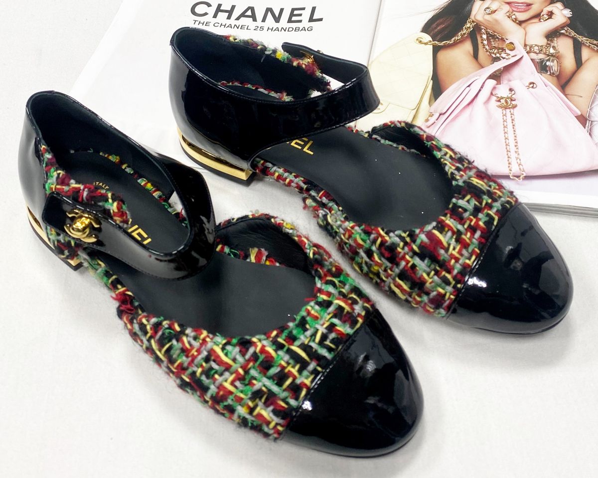 Босоножки Chanel размер 40 цена 78 275 руб / новые / 