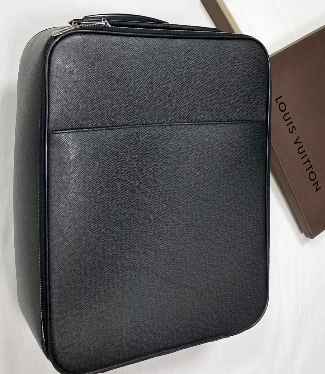 Чемодан Louis Vuitton размер 35/45 цена 46 965 руб