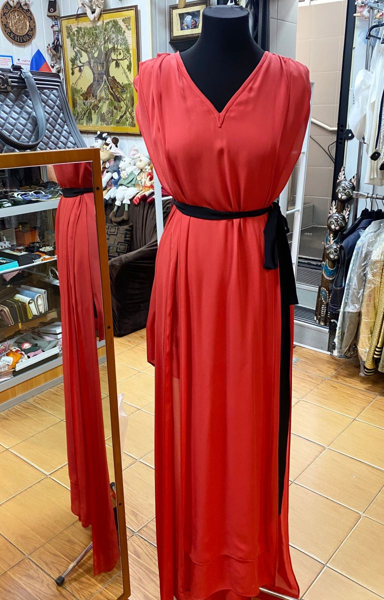 Платье Vionnet размер 40 цена 12 524 руб
/ с биркой/