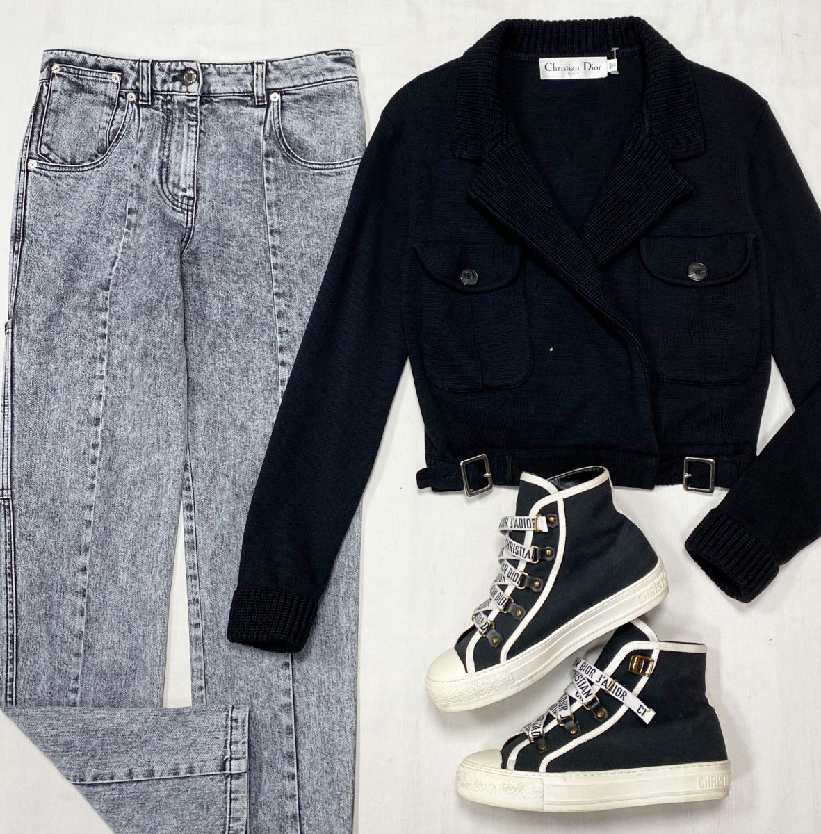 Куртка Christian Dior размер 44 цена 18 786 руб Джинсы Louis Vuitton размер 34 цена 23 483 руб Кеды Christian Dior размер 40 цена 39 138 руб