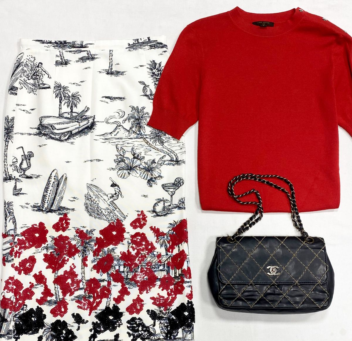 Кофта Louis Vuitton размер S цена 15 655  руб
Юбка/ пайетки/ размер 42 цена 10 959 руб
Сумка Chanel 