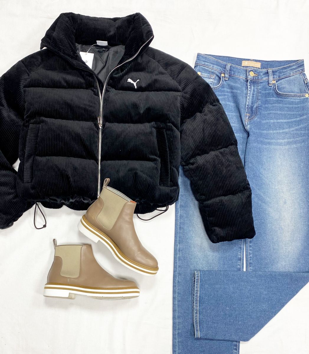 Пуховик Puma размер M цена 16 438 руб/ с биркой/ 
Джинсы 7 размер 25 цена 6 262 руб
Ботинки Santoni размер 39 цена 18 786 руб