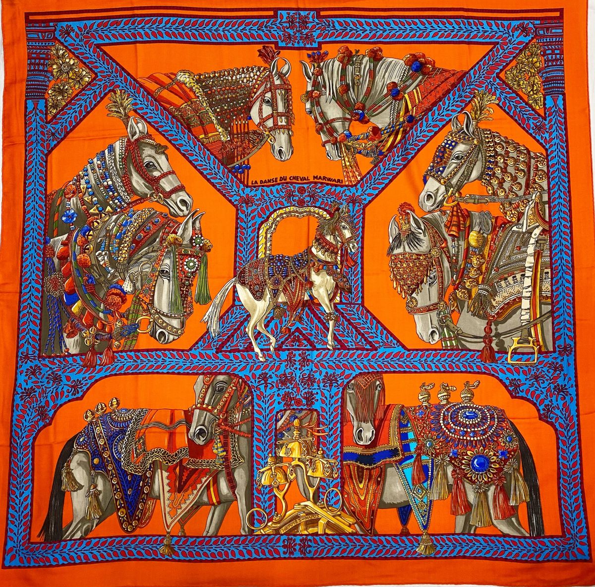 Палантин / кашемир / шелк / Hermès размер 140/140 цена 62 620 руб