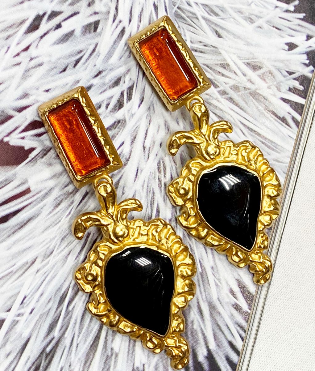 Клипсы / камни/ цена 9 393 руб
