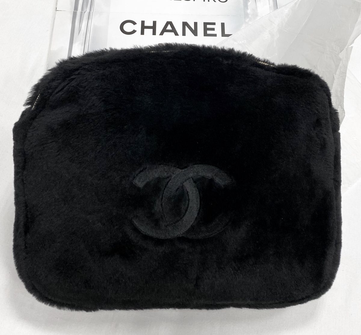 Клатч / мех / Chanel размер 30/25 цена 156 550 руб