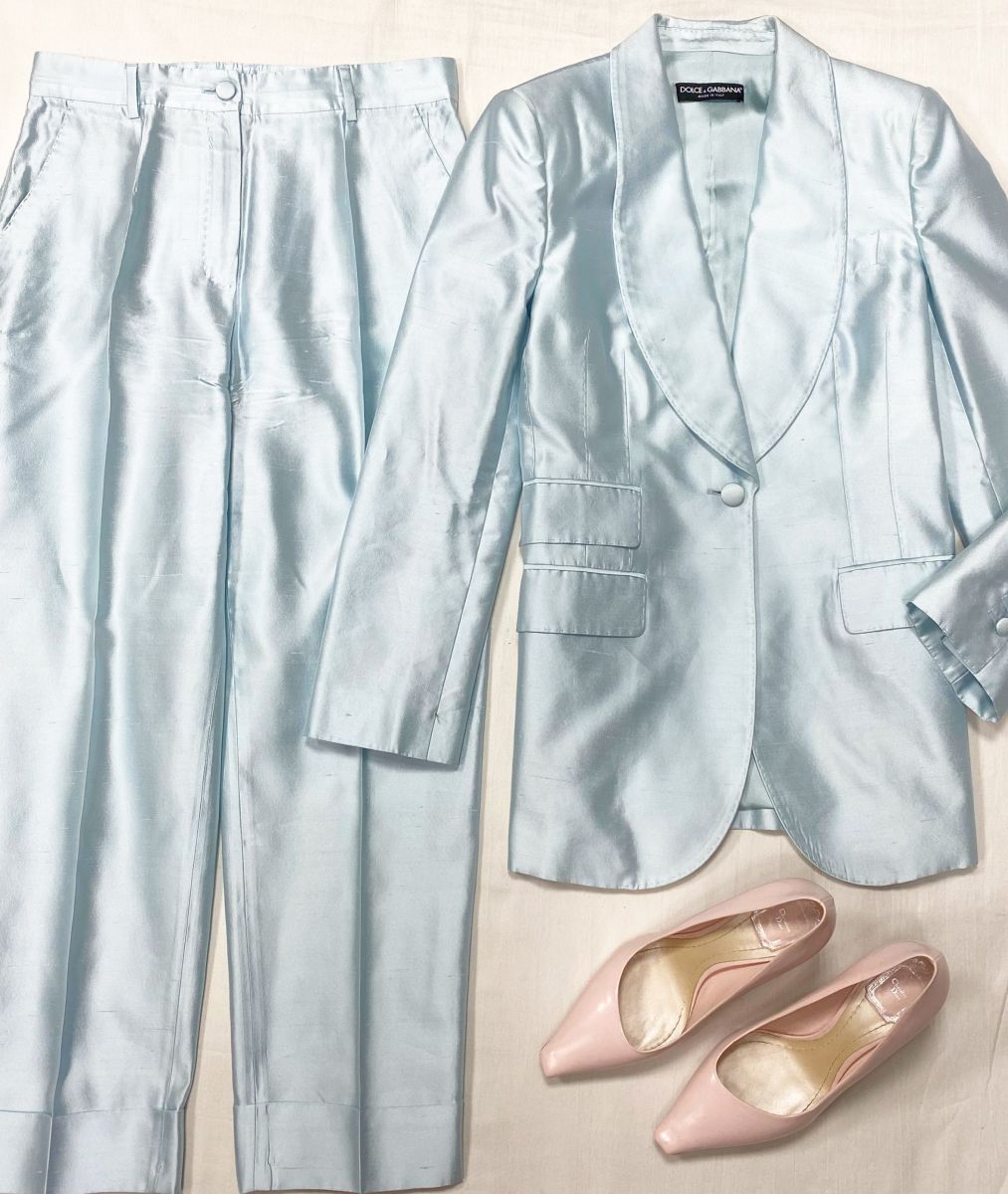 Костюм Dolce Gabbana размер 42 цена 31 310 руб Туфли Christian Dior размер 38 цена 23 483 руб