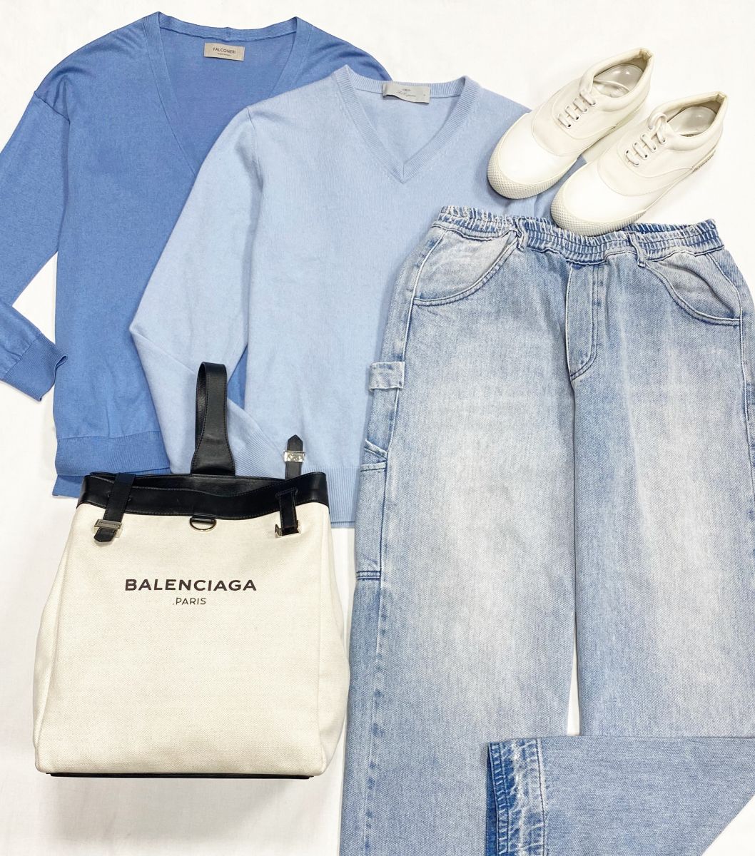 Кардиган Falconeri размер S цена 7 828 руб
Кофта Le Copin размер S цена 7 828 руб
Джинсы Nude размер 42 цена 6 262 руб
Кеды Miu Miu размер 38 цена 23 483 руб
Рюкзак Balenciaga 