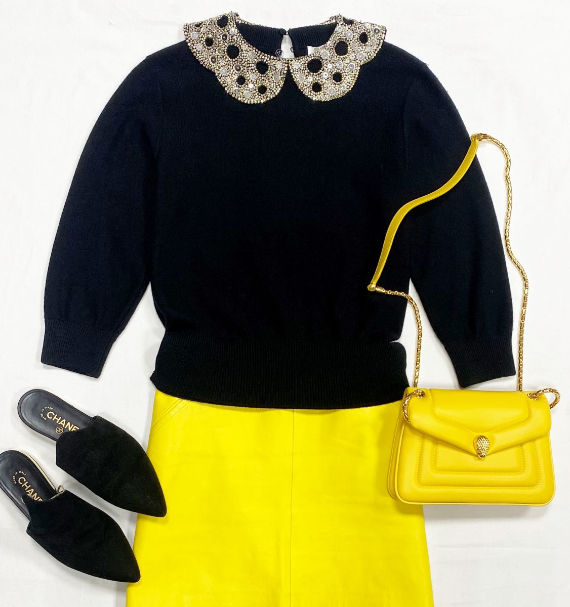 Кофта/камни/ Christian Dior размер 36 цена 31 310 руб
Юбка /кожа/ Tom Ford размер 44 цена 18 786 руб
Мюли Chanel размер 37 цена 39 138 руб
Сумка Bvlgari