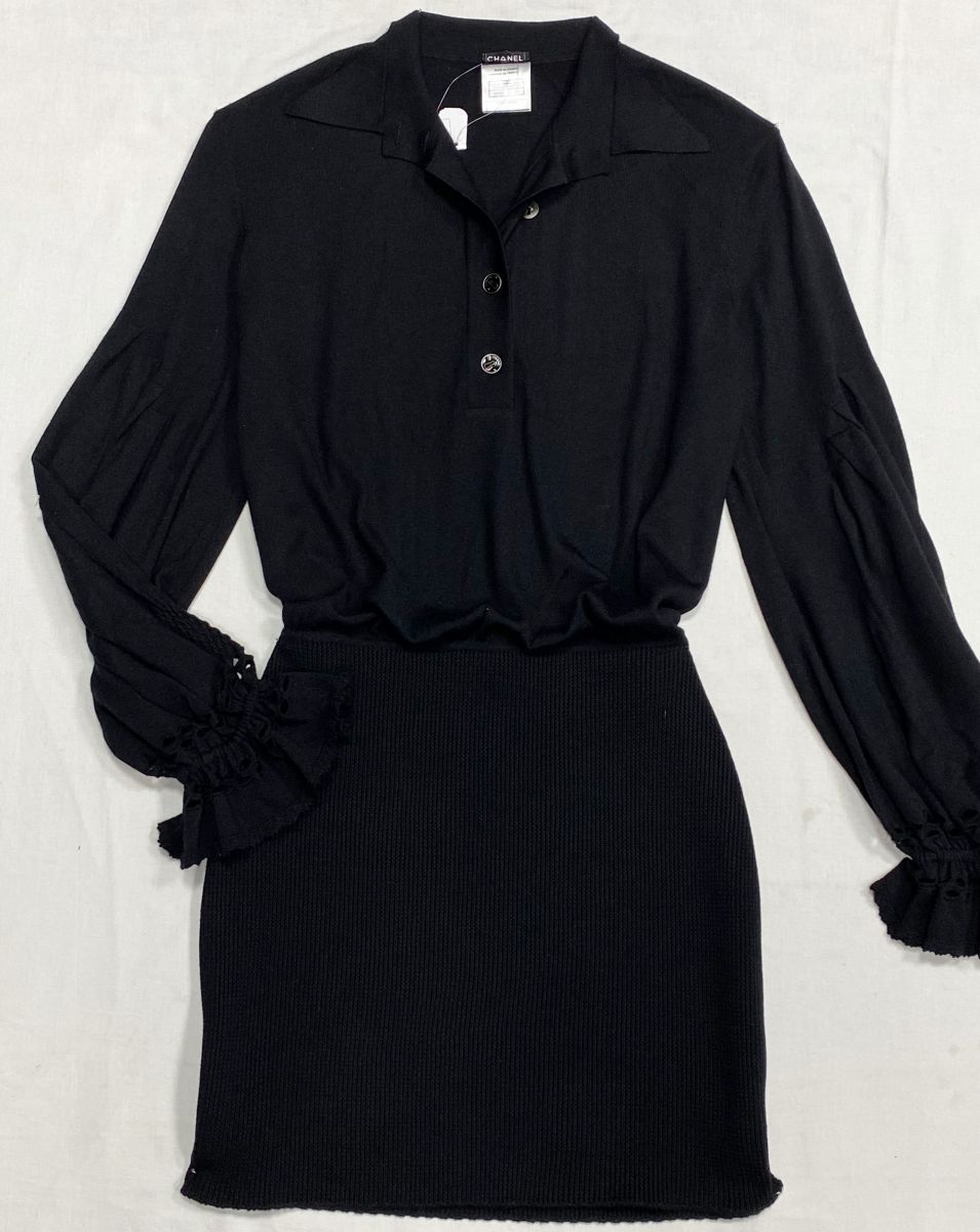 Платье Chanel размер 50 цена 46 965 руб
Балетки Chanel размер 39.5 цена 109 585 руб
Сумка Chanel