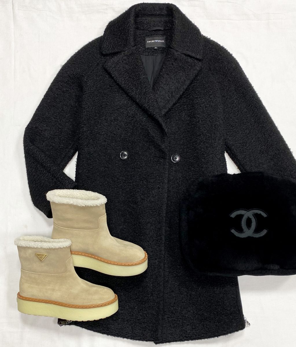 Пальто Armani размер 40 цена 23 483 руб
Ботинки Prada размер 38 цена 93 930 руб
Клатч Chanel 