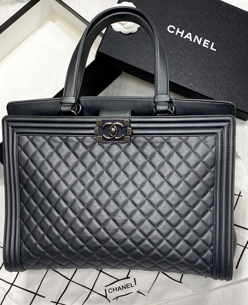 Сумка Chanel размер 35/25 цена 281 790 руб

