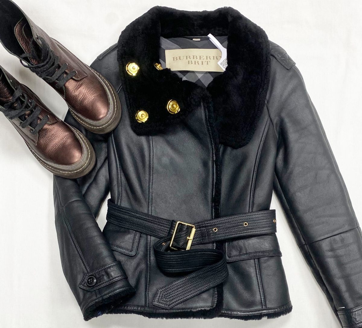 Дубленка Burberry размер 38 цена 30 770 руб
Ботинки Brunello Cucinelli размер 36 цена 23 078 руб