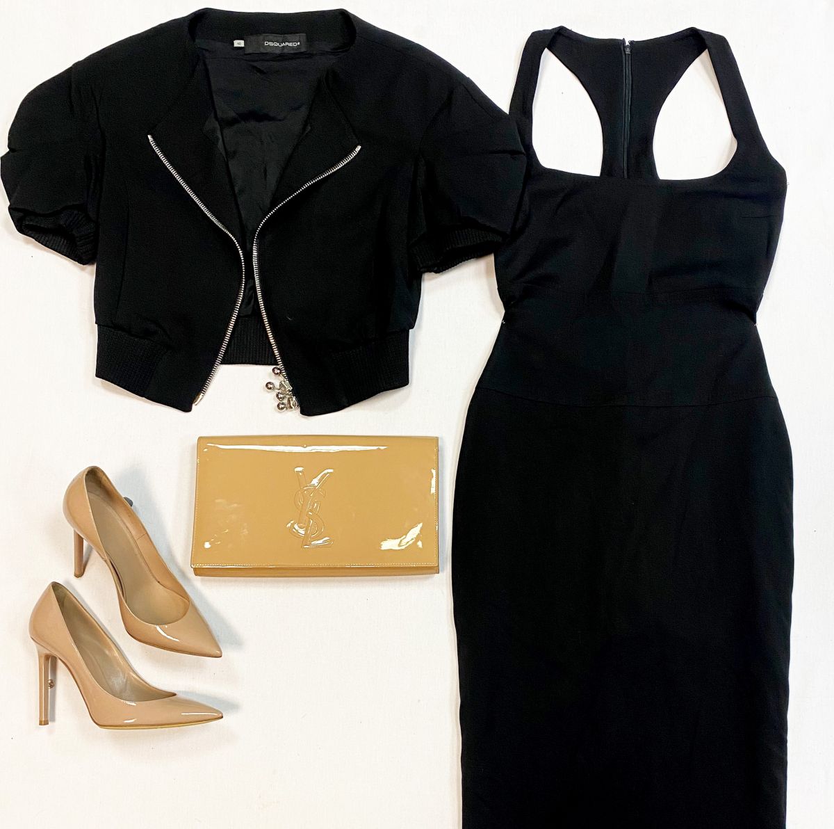 Куртка + Платье Dsquared размер 40 цена 7 693 руб
Туфли Saint Laurent размер 37 цена 23 078 руб
Клатч YSL 