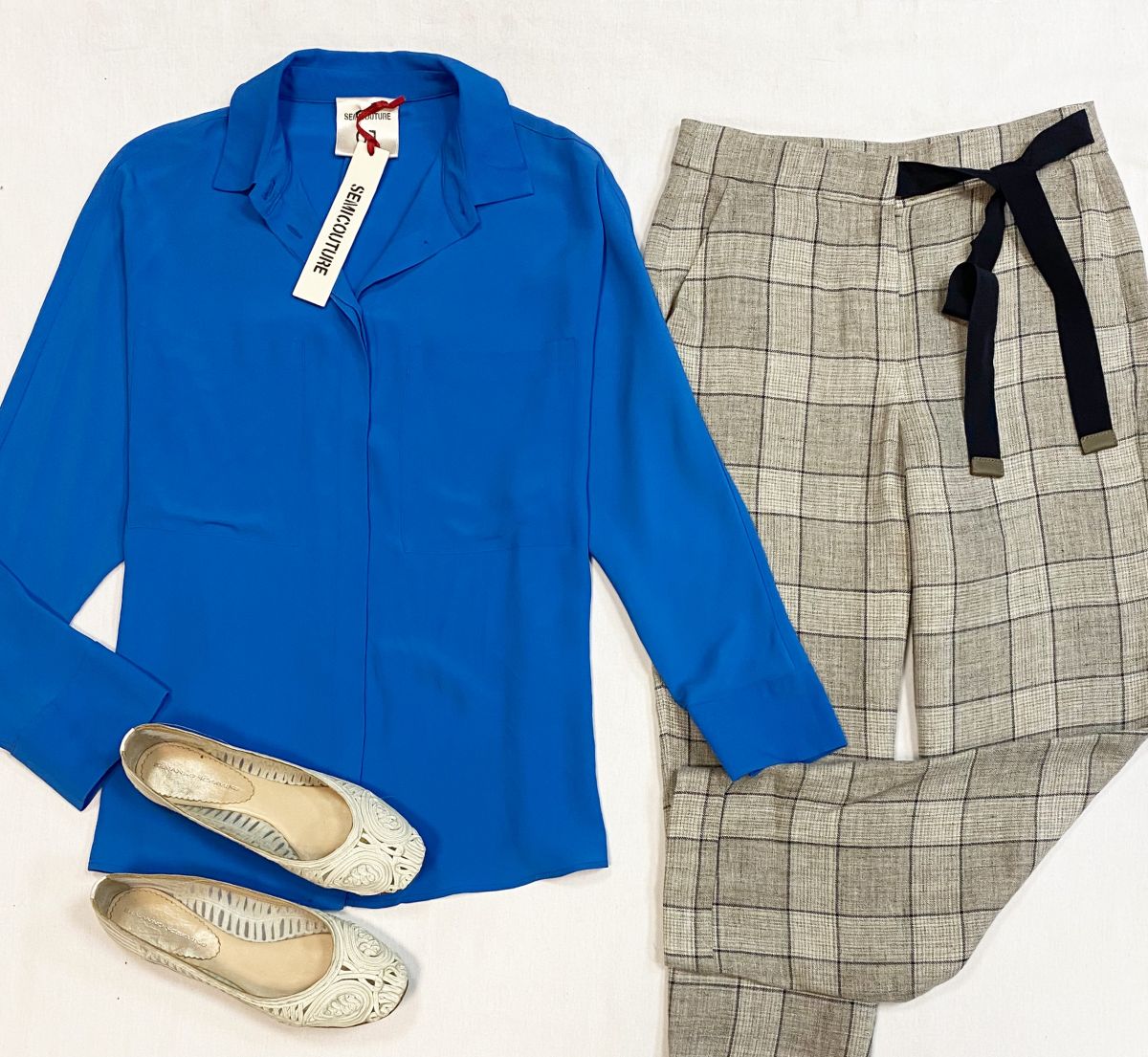 Брюки Peserico размер 42 цена 9 231 руб
Рубашка Semicouture размер 42 цена 9 231 руб
Балетки Ermanno Scervino размер 38 цена 7 693 руб 