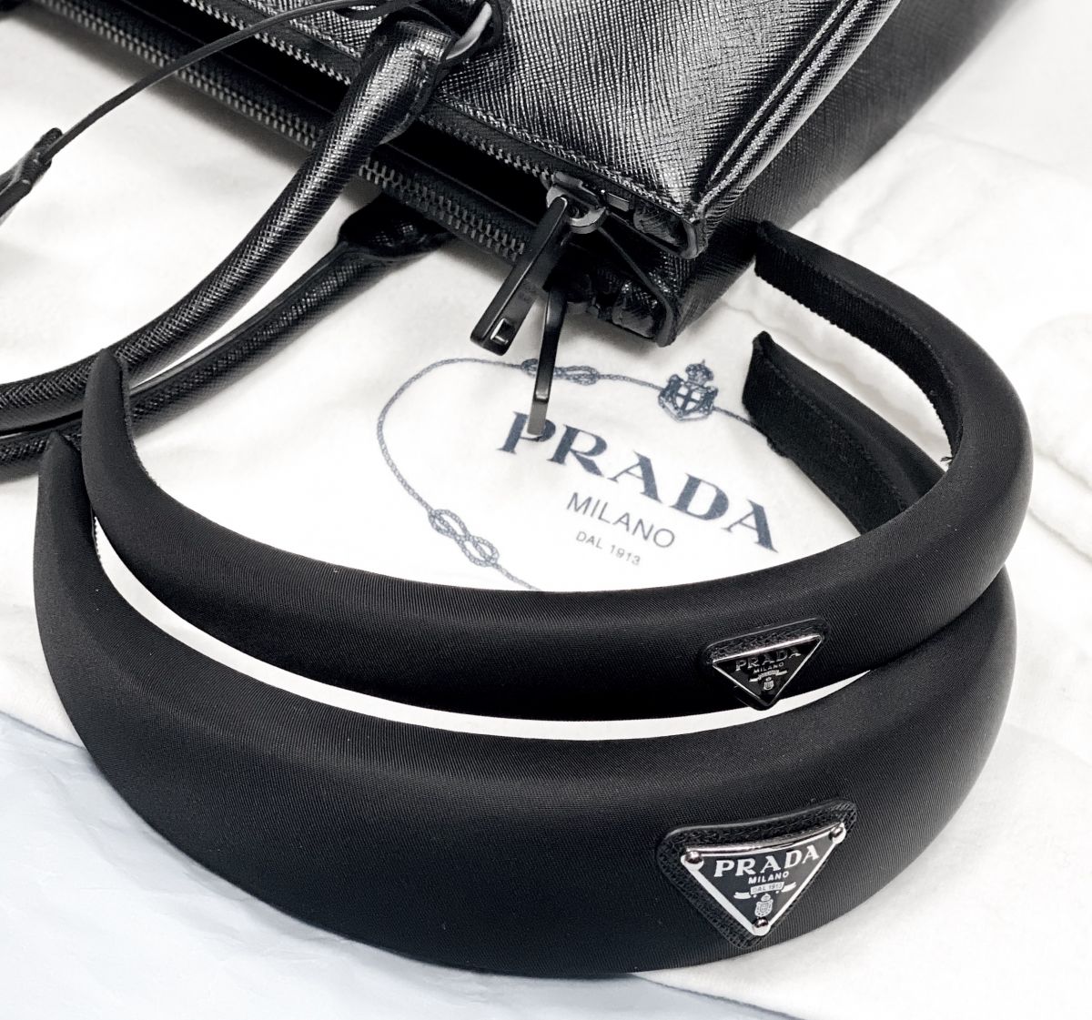 Ободки Prada цена по 15 655 руб