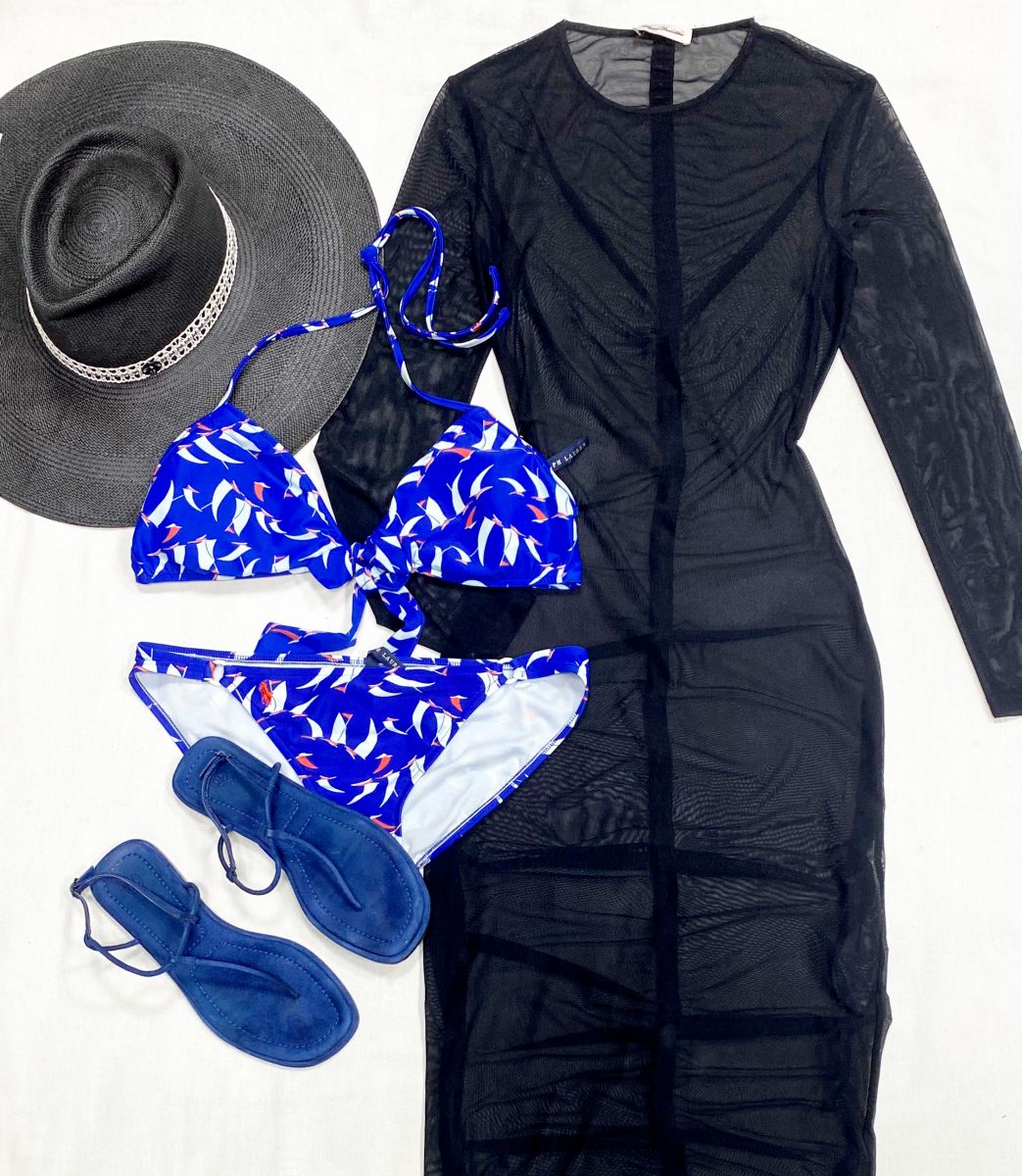 Платье Agent Provocateur размер S цена 12 524 руб
Купальник Ralph Lauren размер M цена 9 393 руб
Босоножки Massimo Dutti размер 38 цена 3 914 руб