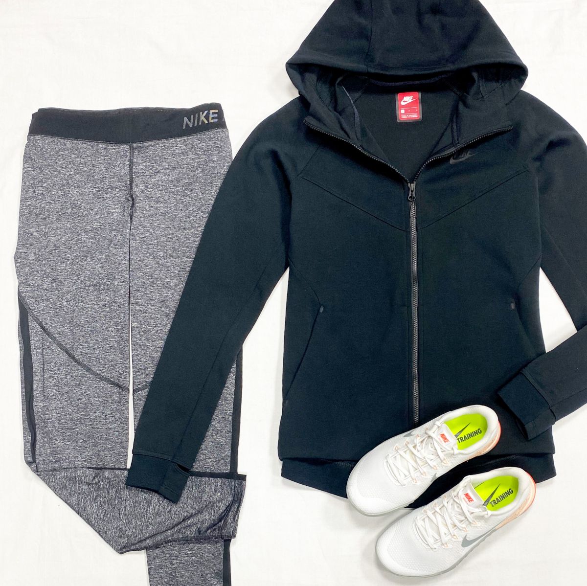 Толстовка Nike размер L цена 4 693 руб
Легинсы Nike размер L цена 3 131 руб
Кроссовки Nike размер 38.5 цена 4 697 руб