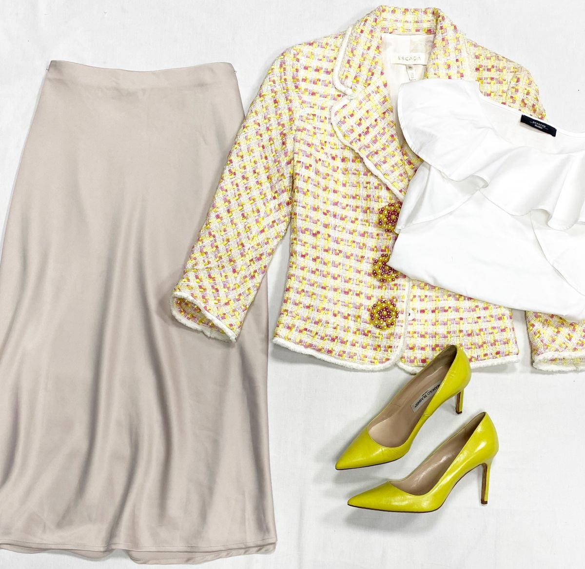Жакет /твид/ Escada размер 34 цена 10 959 рубТоп Weekend/Max Mara размер 38 цена 6 262 рубЮбка/ шелк/ размер 38 цена 3 914 руб Туфли Manolo Blahnik размер 37 цена 23 483 руб