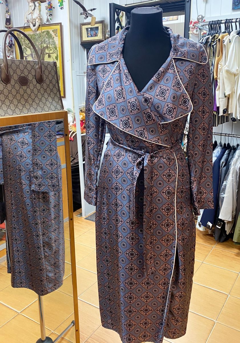 Платье Burberry размер 36 цена 18 786 руб
Платье Bogner размер M цена 7 828 руб
Платье Vince размер XXS цена 15 655 руб/ с биркой/
Комбинезон Paulahermanny размер S цена 9 393 руб