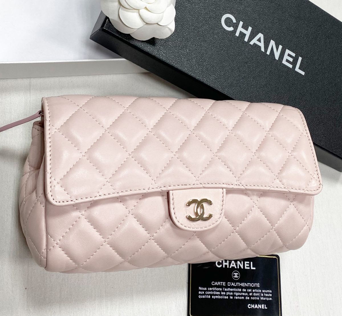 Косметичка Chanel цена 78 275 руб / карточка /