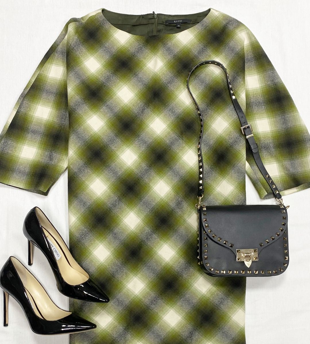 Платье Gucci размер 36 цена 7 828 руб
Туфли Jimmy Choo размер 39.5 цена 15 655 руб
Сумка Valentino
