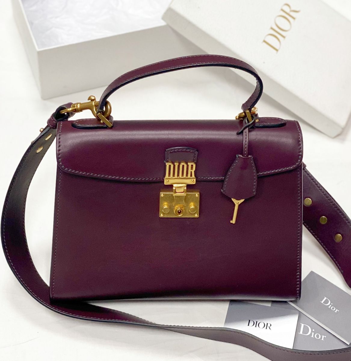 
Сумка Christian Dior размер 30/20 цена 156 550 руб 
