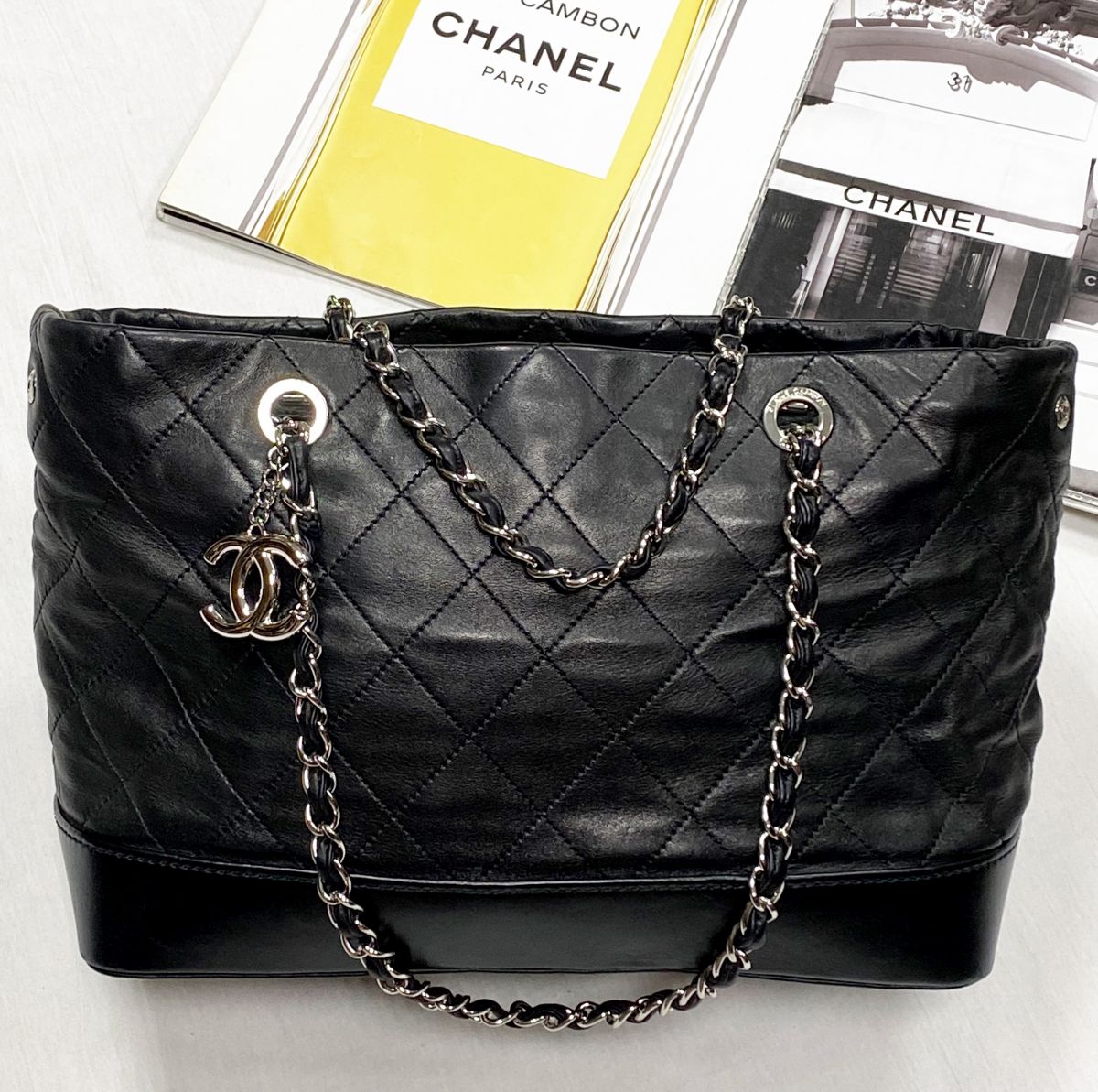 Сумка Chanel размер 35/25 цена 109 585 руб
