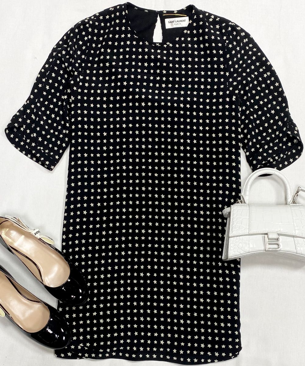Платье Saint Laurent размер 40 цена 23 483 руб
Туфли Christian Dior размер 38.5 цена 46 965 руб
Сумка Balenciaga 