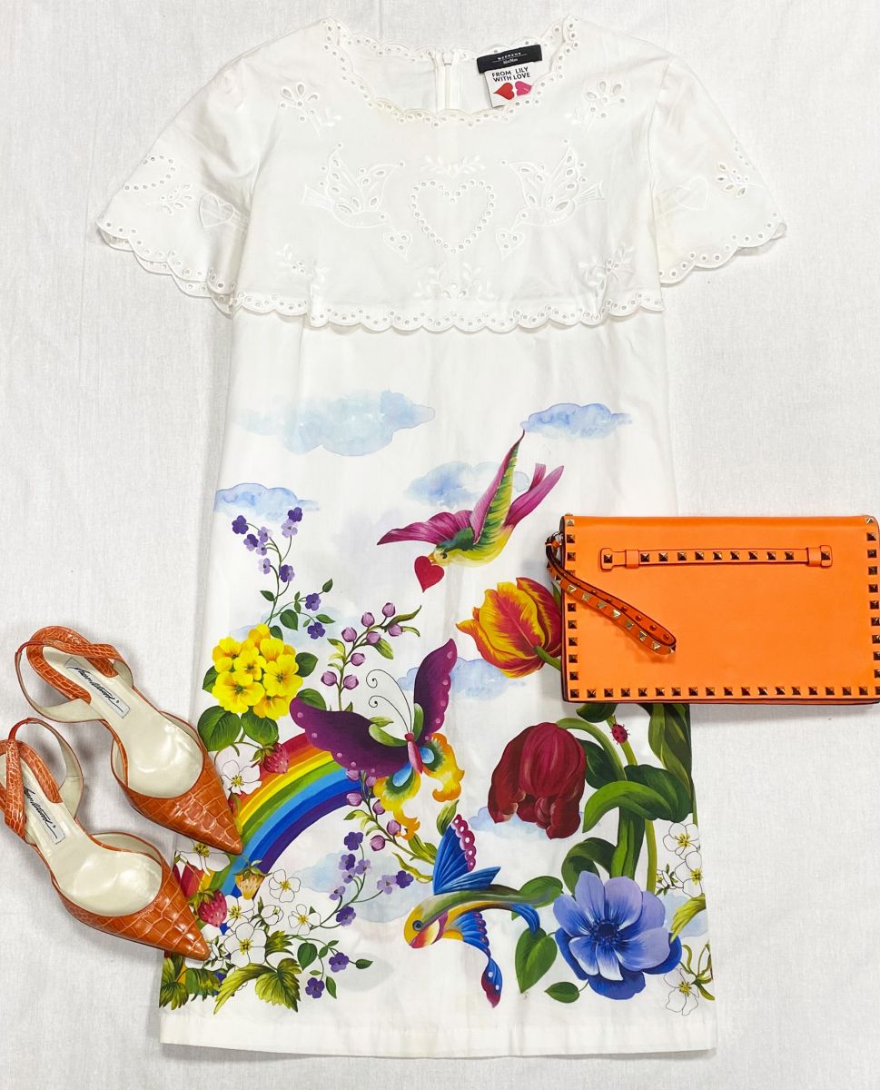 Платье Weekend/ Max Mara размер 42 цена 15 655 руб
Босоножки Brianatwood размер 36.5 цена 10 959 руб
Клатч Valrntino 