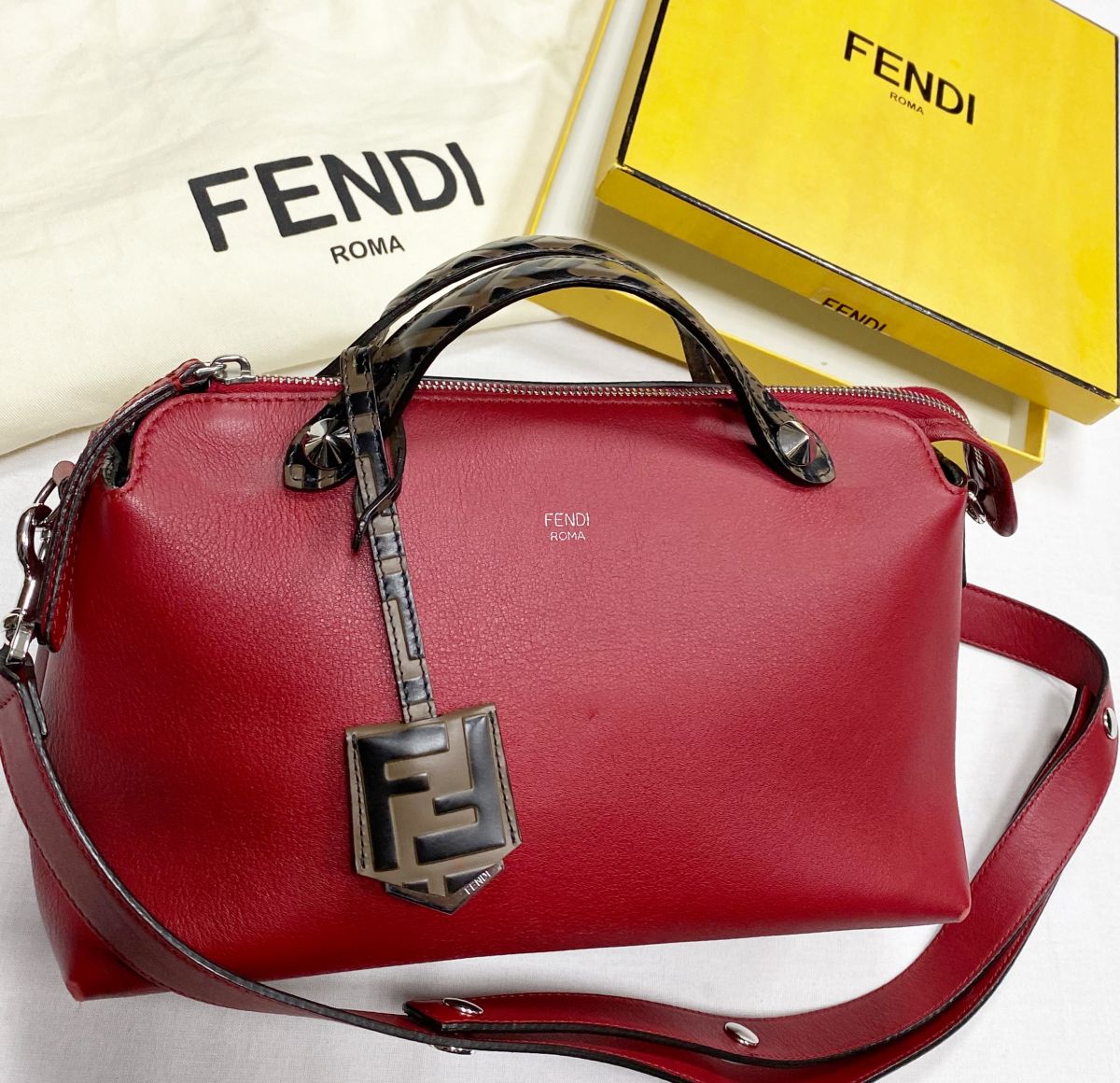 Сумка Fendi размер 30/15 цена 46 965 руб 