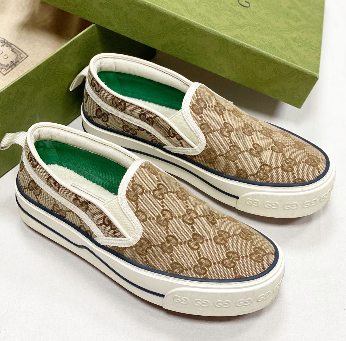 Лоферы Gucci размер 36 цена 17 221 руб
