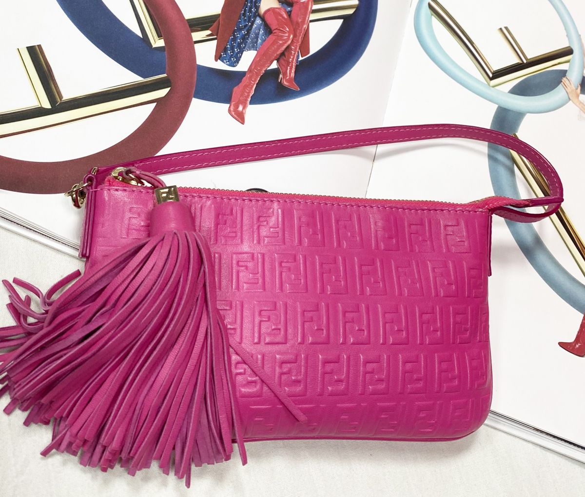 Сумочка Fendi размер 20/10 цена 15 655 руб