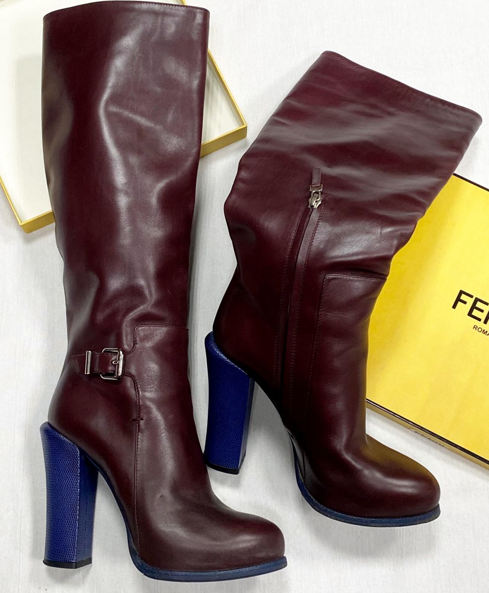 Сапоги Fendi размер 39 цена 23 483 руб
