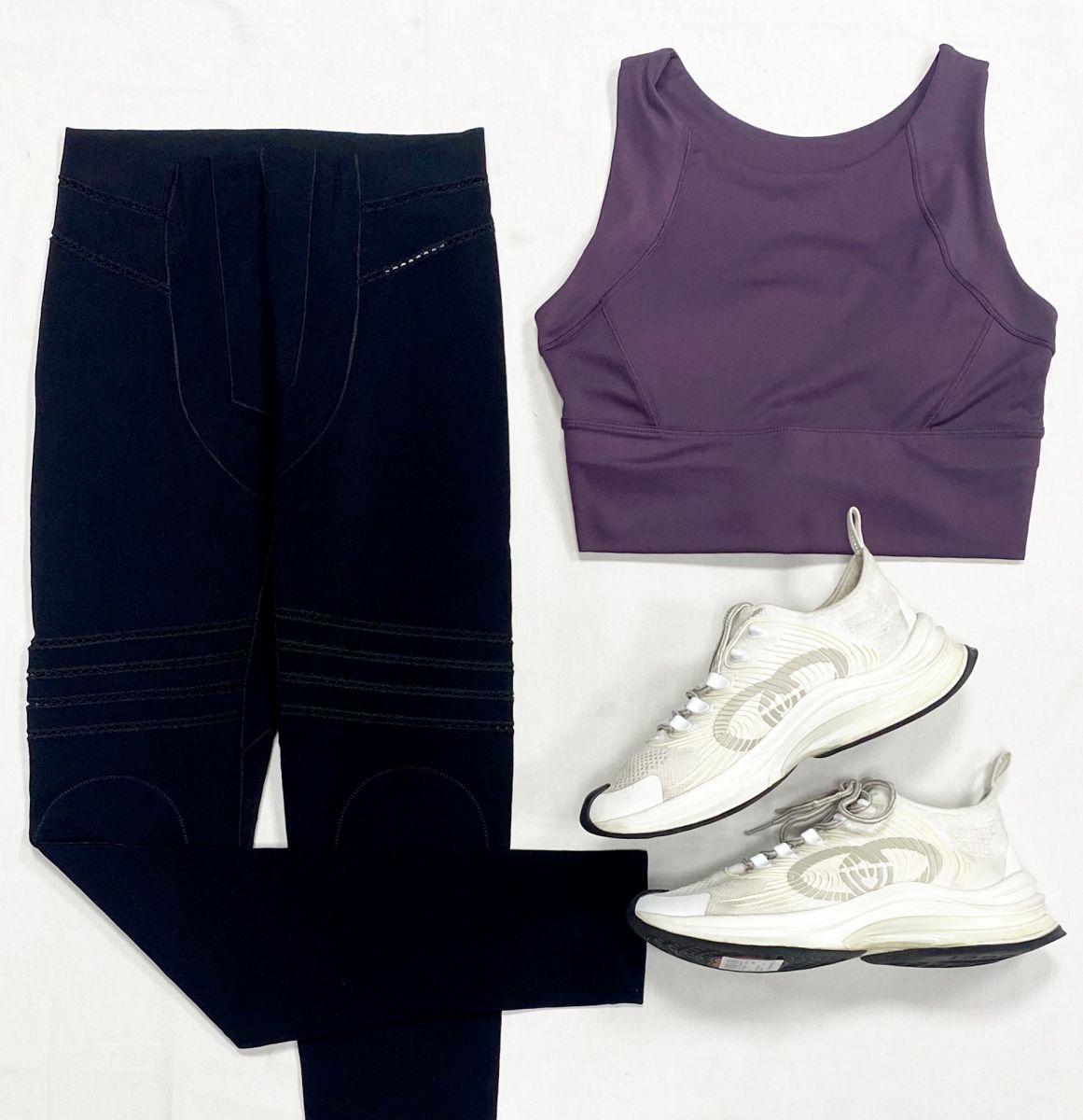 Легинсы Louis Vuitton размер M цена 15 655 рубТоп размер S цена 2 348 рубКроссовки Gucci размер 38 цена 23 483 руб