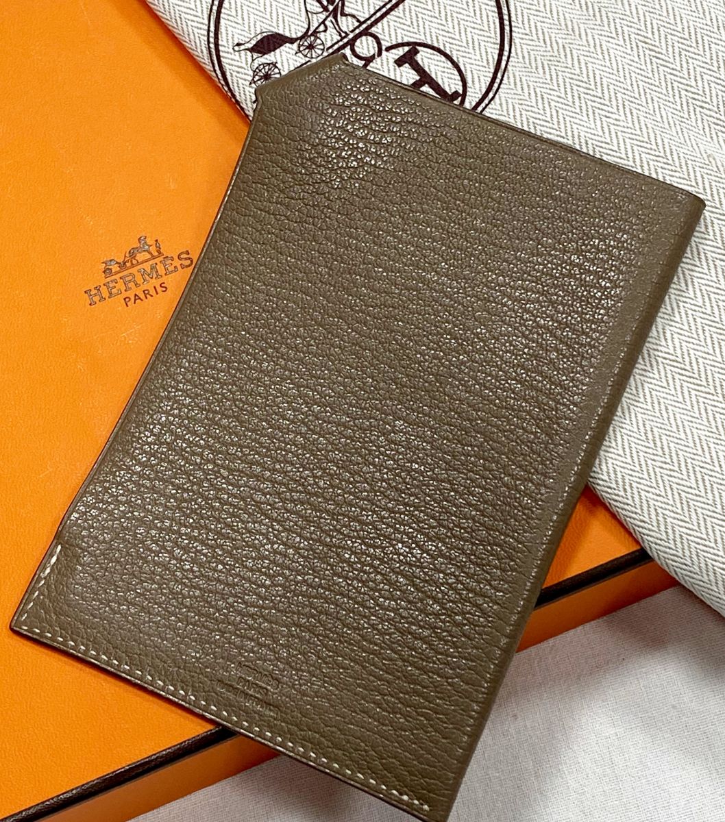 Обложка/на паспорт/ Hermes цена 26 614 руб
