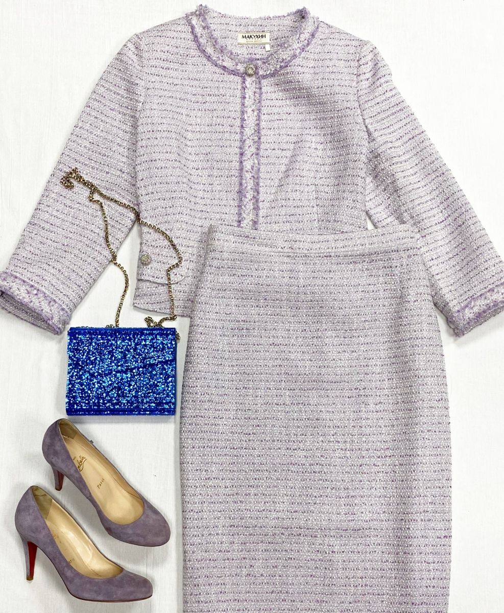 Костюм / твид/ МАКУХИН размер 46 цена 9 393 руб
Туфли Louboutin размер 38 цена 7 828 руб
Сумочка Jimmy Choo