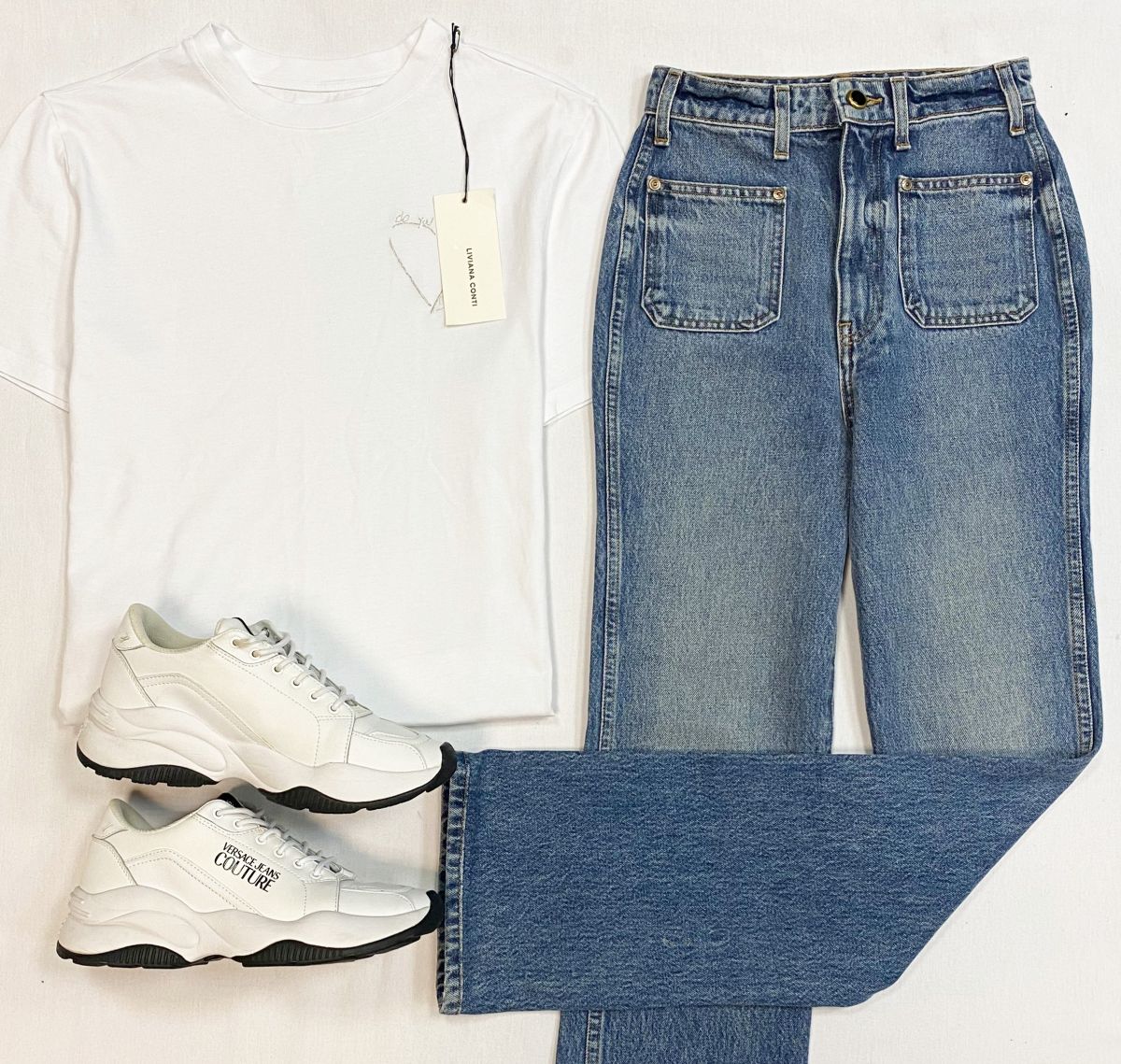 Джинсы Khaite размер 24 цена 15 385 руб
Футболка Liviana Conti размер S цена 4 616 руб
Кроссовки Versace размер 41 цена 13 847 руб 