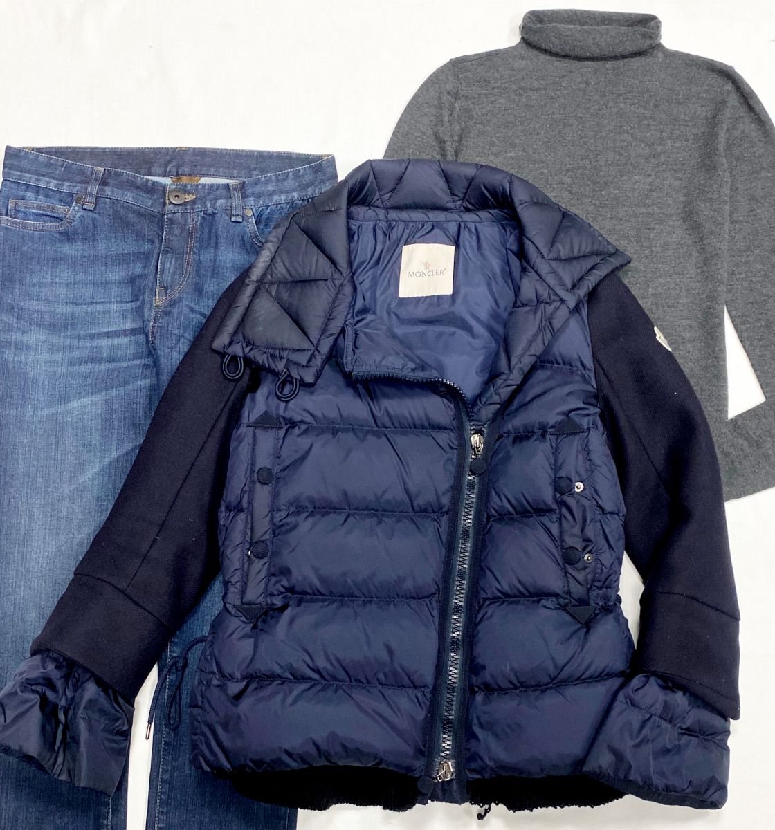 Куртка Moncler размер 3 цена 30 770 руб
Водолазка Brunello Cucinelli размер S цена 15 385 руб
Джинсы Brunello Cucinelli размер 42 цена 12 308 руб