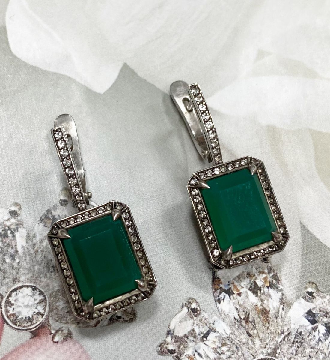 Серьги/камни/ цена 51 662 руб/ в коробке/ 