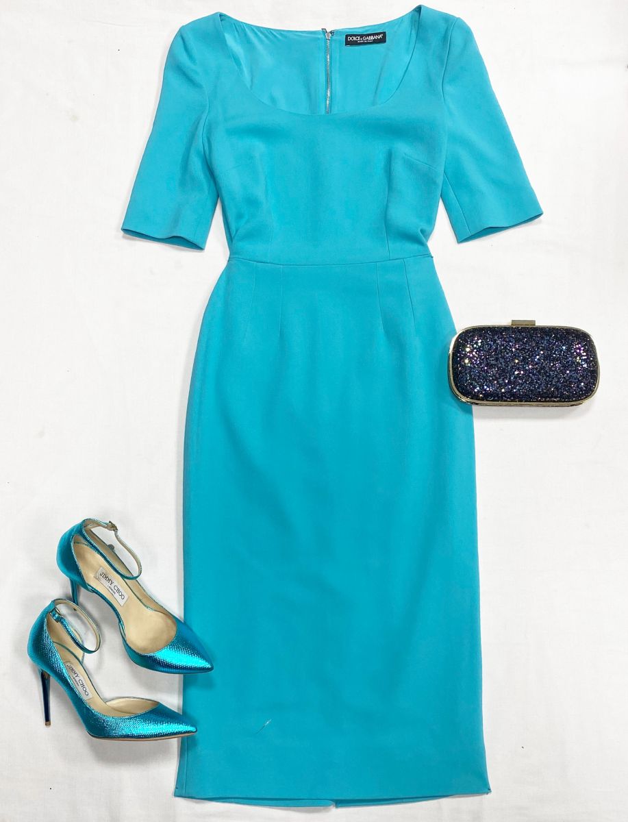 Платье Dolce Gabbana размер 38 цена 23 483 руб
Туфли Jimmy Choo размер 36.5 цена 15 655 руб
Клатч Anya Hindmarch 