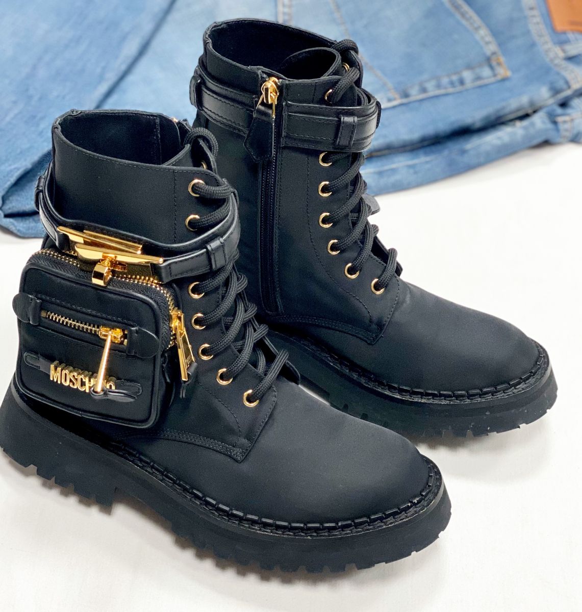 Ботинки Moschino размер 39 цена 31 310 руб
