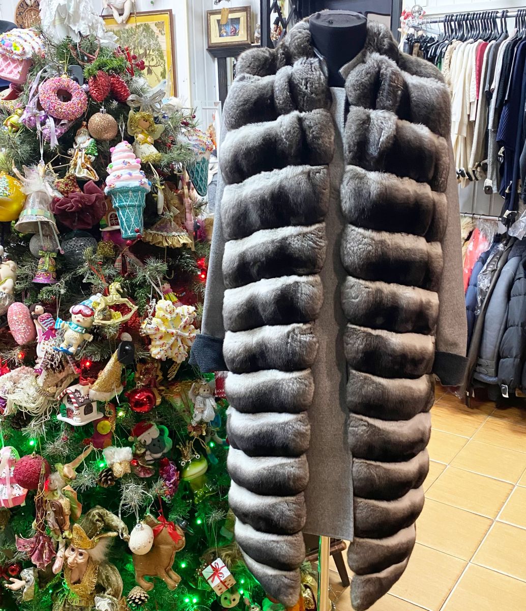 Пальто + Жилет/ мех шиншиллы/ размер 40 цена 234 825 руб