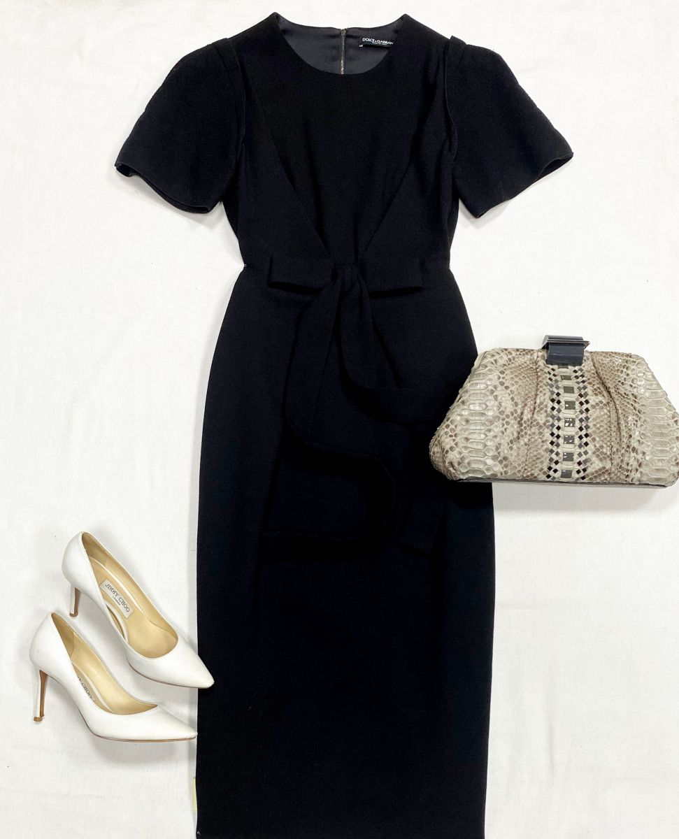 Платье Dolce Gabbana 42 цена 15 655 руб
Туфли Jimmy Choo размер 37 цена 7 828 руб
Клатч Salvatore Ferragamo 

